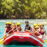 Cómo elegir una empresa para practicar rafting de forma segura