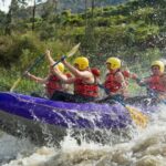 Cómo aprender a leer los ríos para el rafting