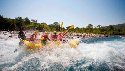 Mejores rutas de rafting en Granada: Aventuras inolvidables en el río Genil